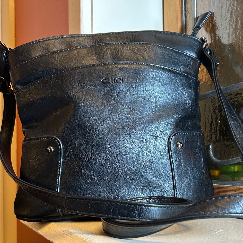Elegant Black Shoulder Bag by Cluci